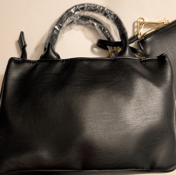 BEBE Everett Small satchel in Black Crossbody NEW - Picture 3 of 8